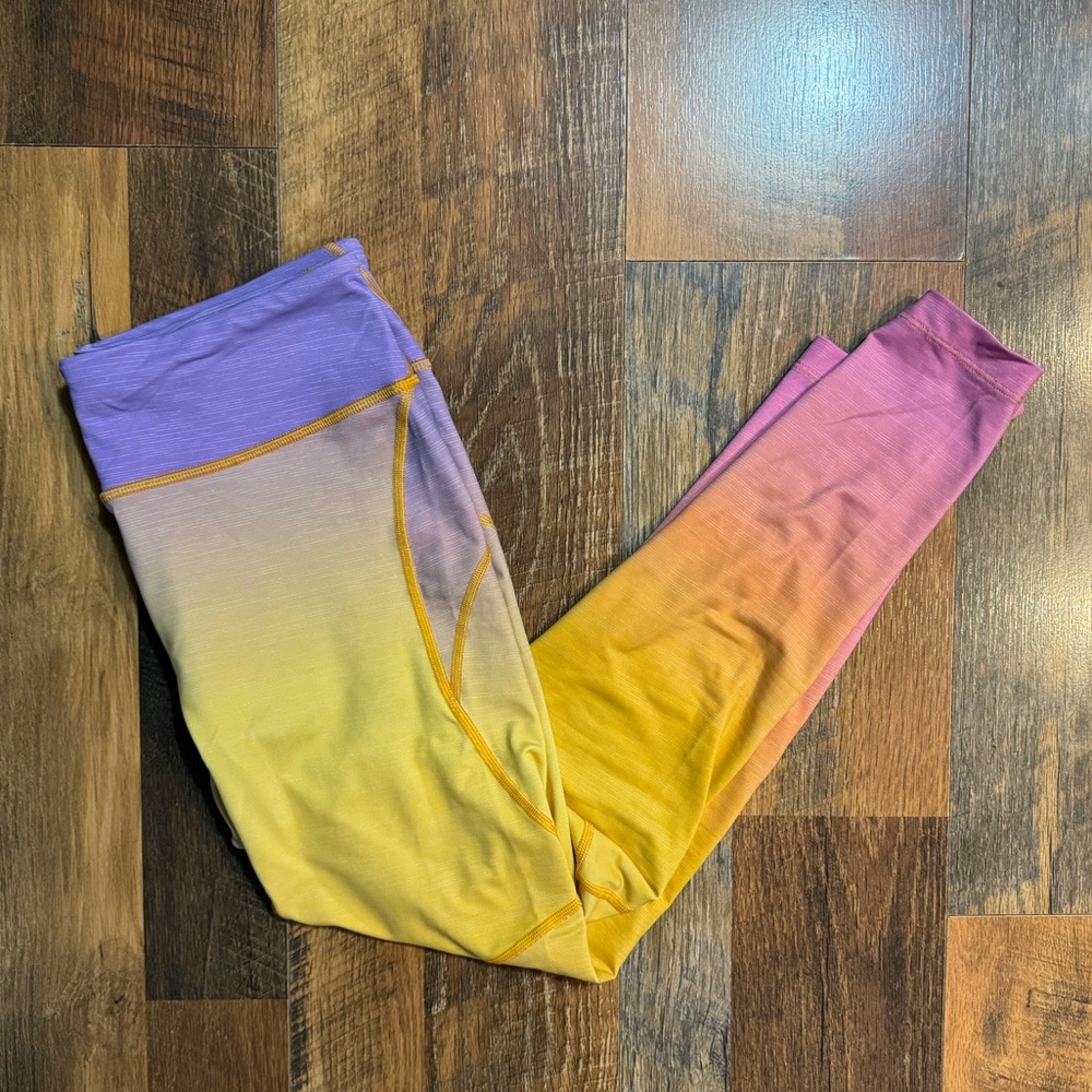 Outdoor Voices Move Free Ombré Rainbow Legging Size Medium - Picture 3 of 5